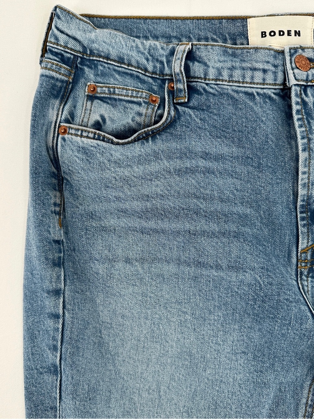 Boden Women’s Girlfriend Jeans Light Wash Straight Leg Size W31R